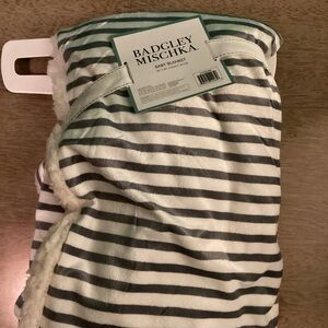 Badgley Mischka Baby Blanket 30 x 40 Inches NWT